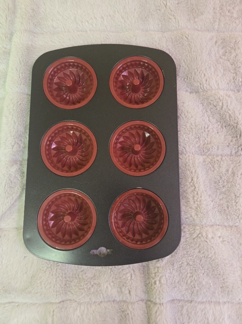 Red Silicone Bundtlette Baking Tray